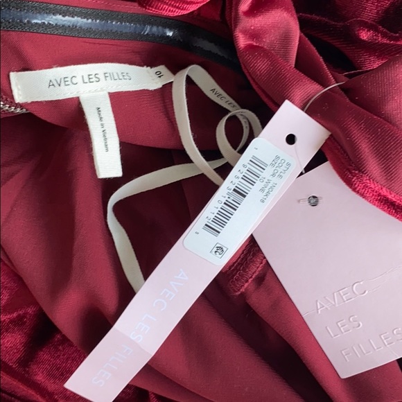 🆕 Velvet Ruffle Cropped Jumpsuit💋 - Picture 9 of 10